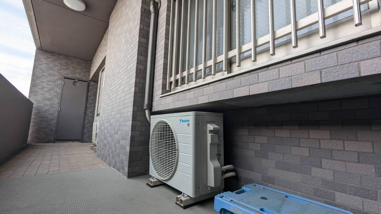 元消防士が岡山でエアコン取付を安くしています。UNO設備へどうぞ！